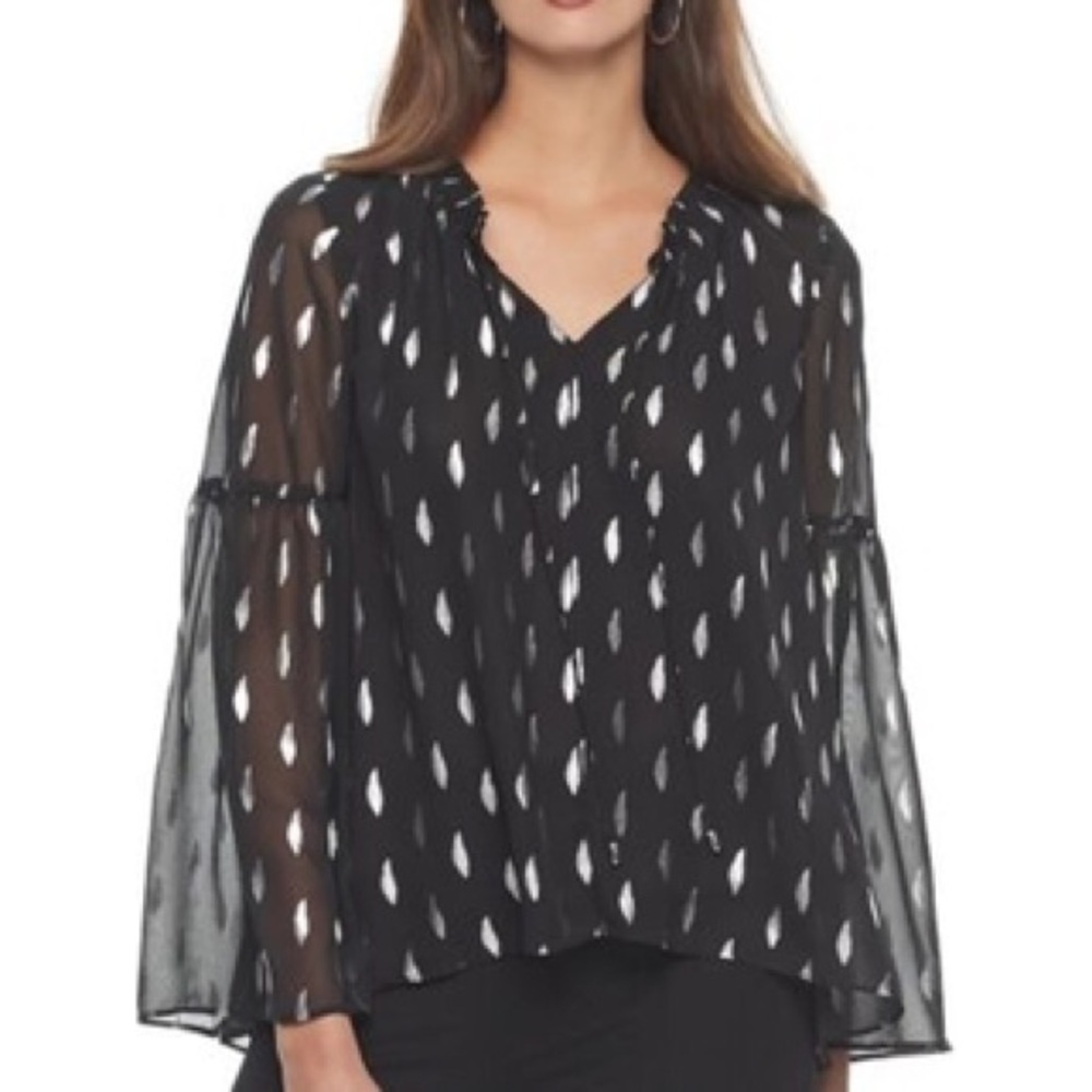 Jennifer López- Shirred Peasant- Black Blouse